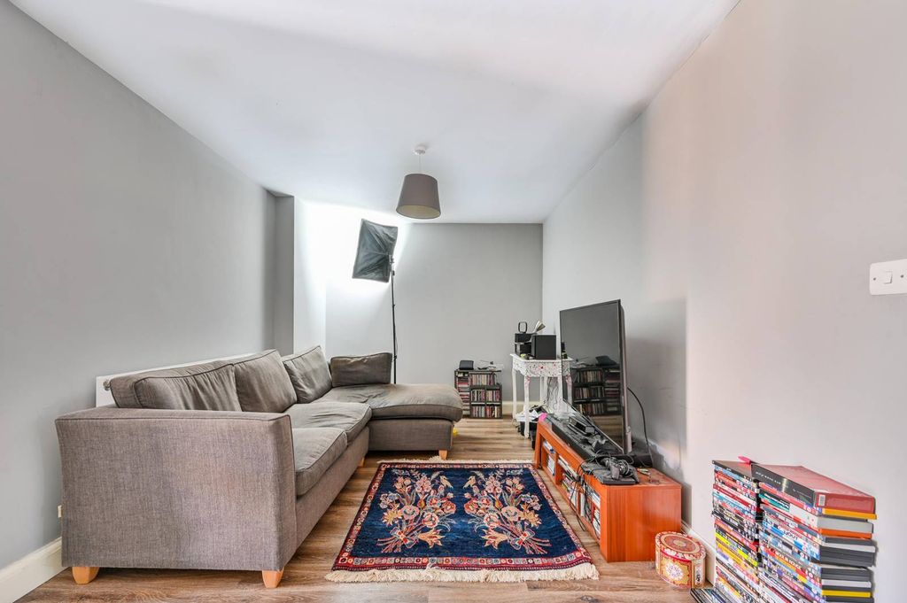 Property photo 3 of 7