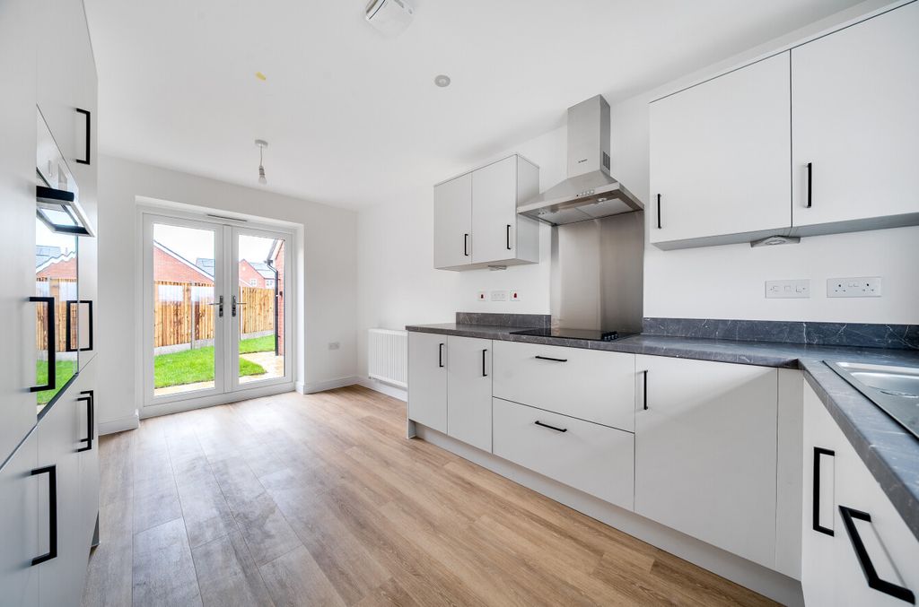 Property photo 2 of 22 Image