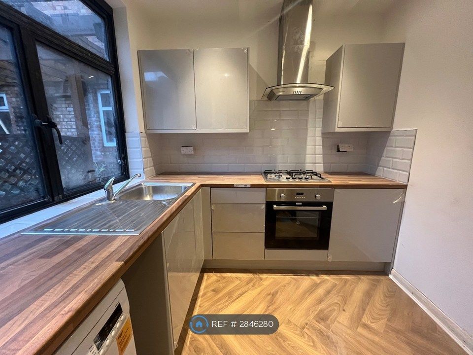 Property photo 1 of 28