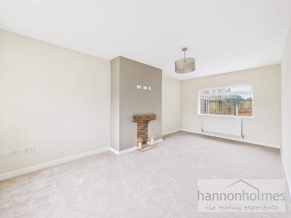 Property photo 3 of 39 Cam05283G0-Pr0117-Still001