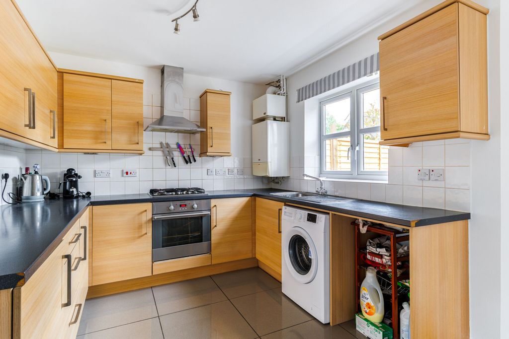 Property photo 2 of 21