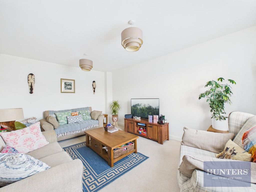 Property photo 3 of 22 Living Room