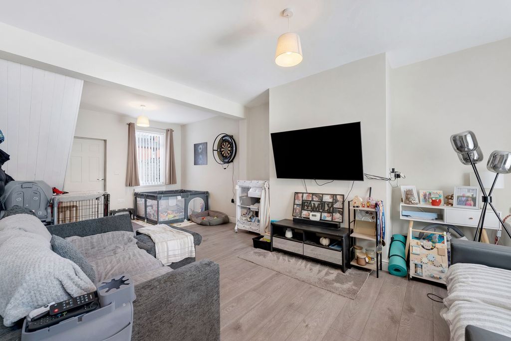 Property photo 2 of 13