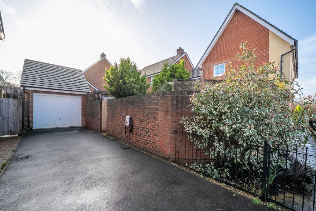 Property photo 3 of 25