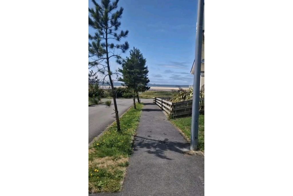 Property photo 2 of 24