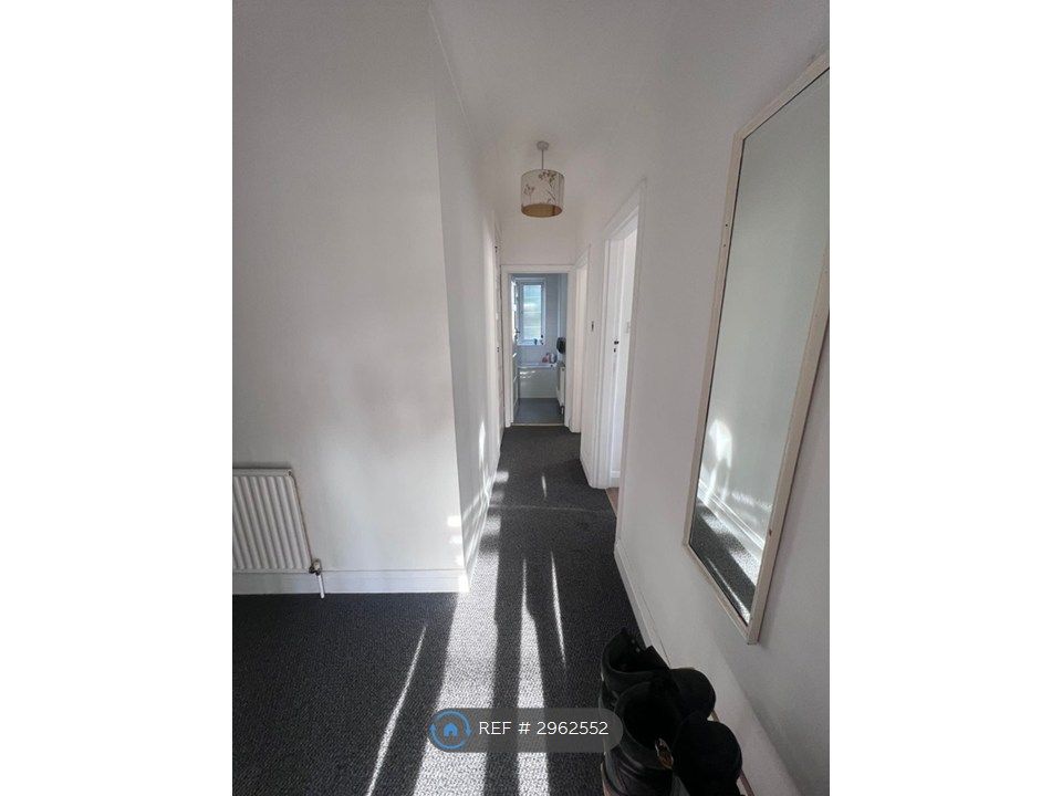 Property photo 3 of 12 Hallway