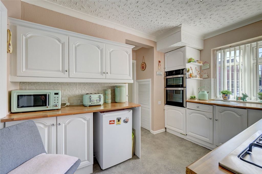 Property photo 3 of 43 Picture No. 27