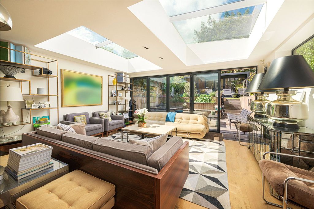 Property photo 1 of 18 Reception Room