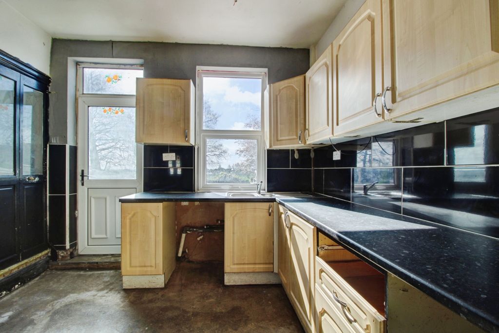 Property photo 3 of 20 348949E7-Img_8670_1_2