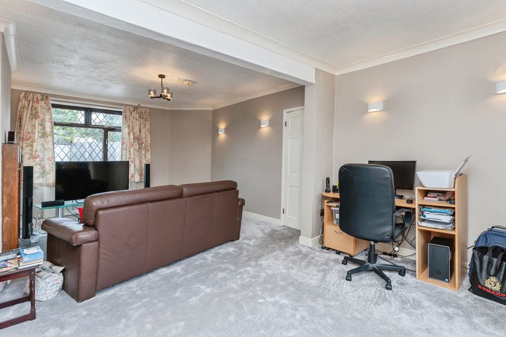 Property photo 3 of 20 Pbox-Img.Jpg