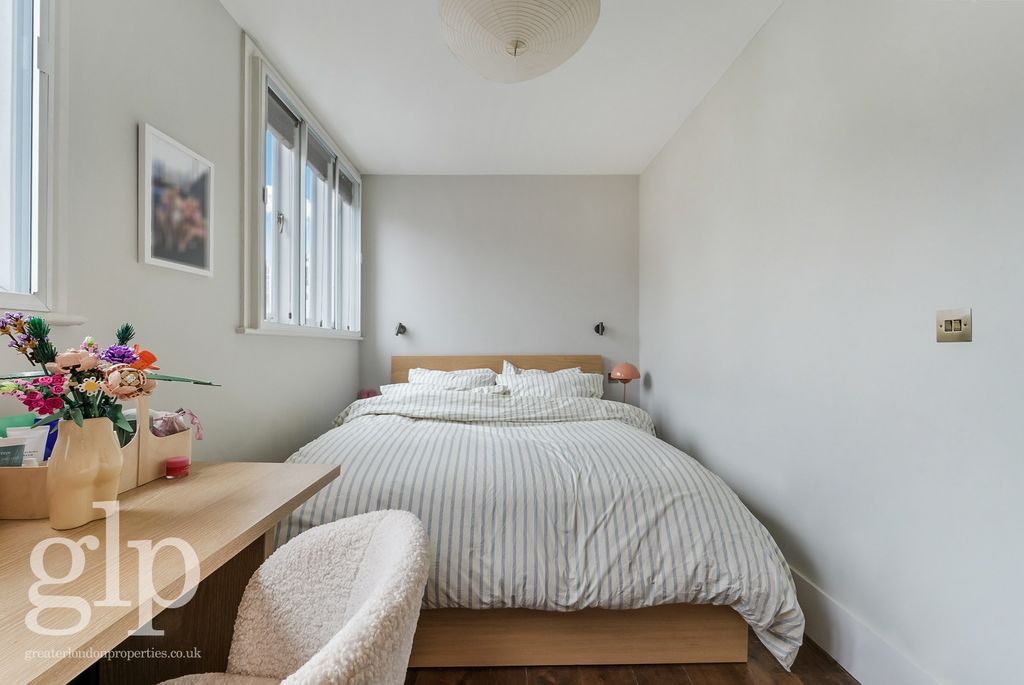 Property photo 2 of 16 988453