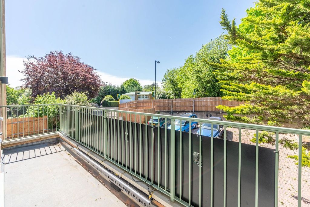 Additional image 5 of 2 bed flat for saleWest End Lane, Pinner HA5