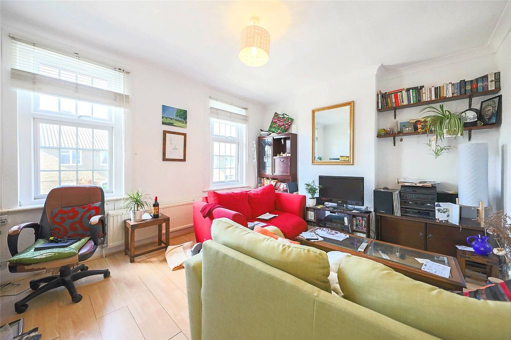 Property photo 3 of 7 Picture No. 06