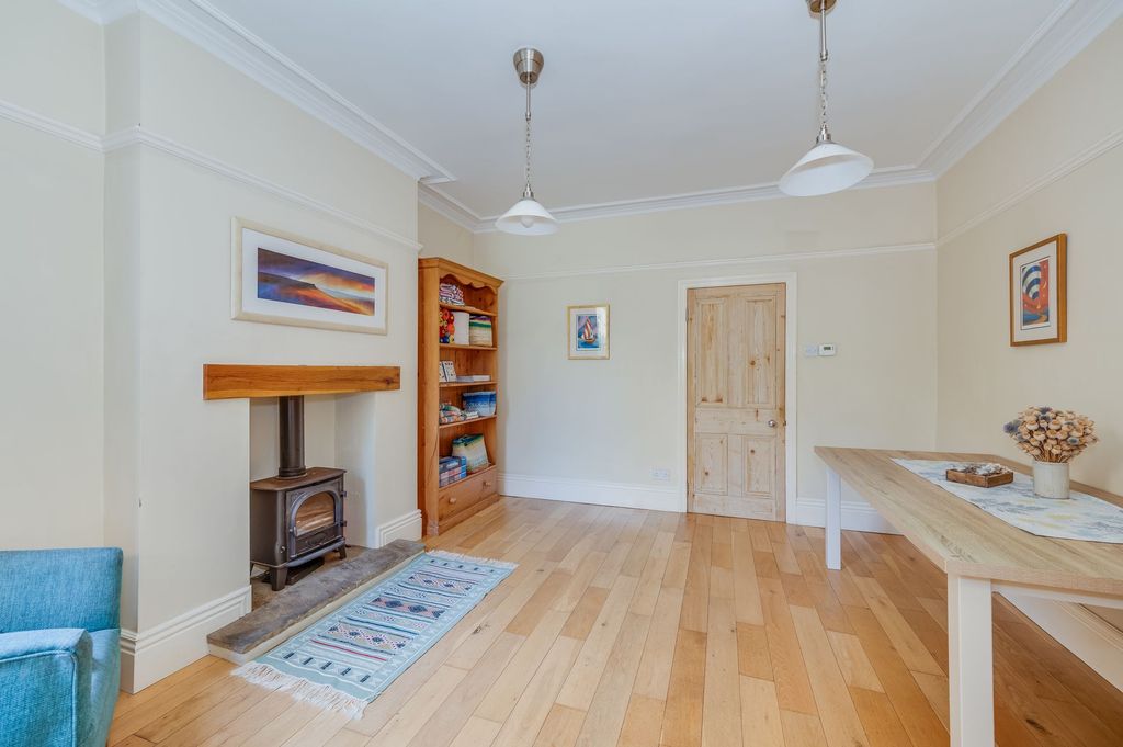 Property photo 3 of 29