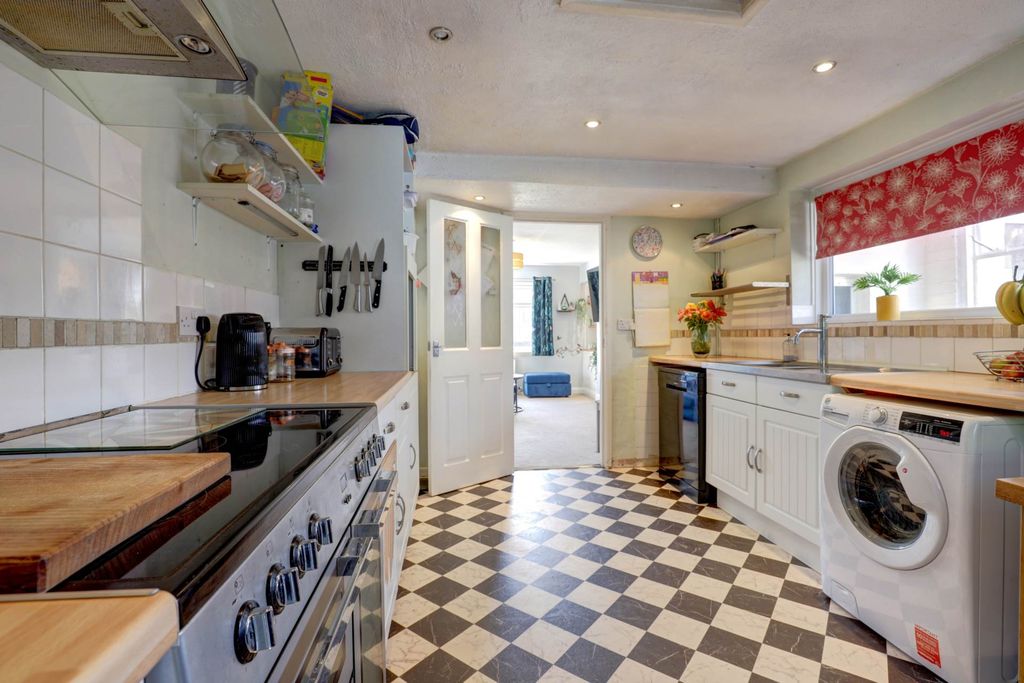 Property photo 3 of 13