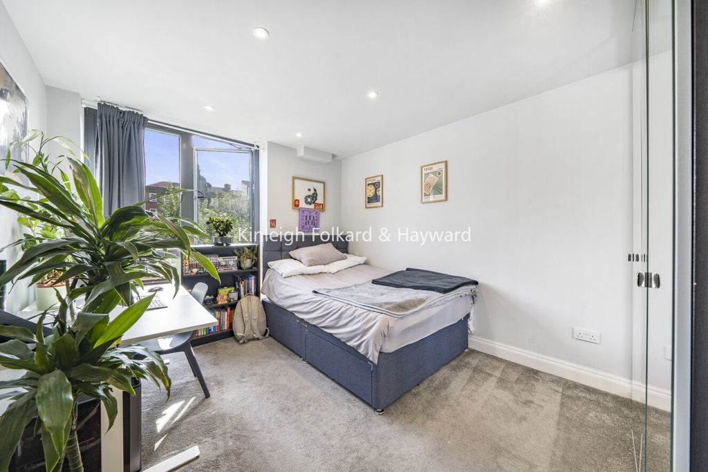 Property photo 3 of 9 Picture No. 15