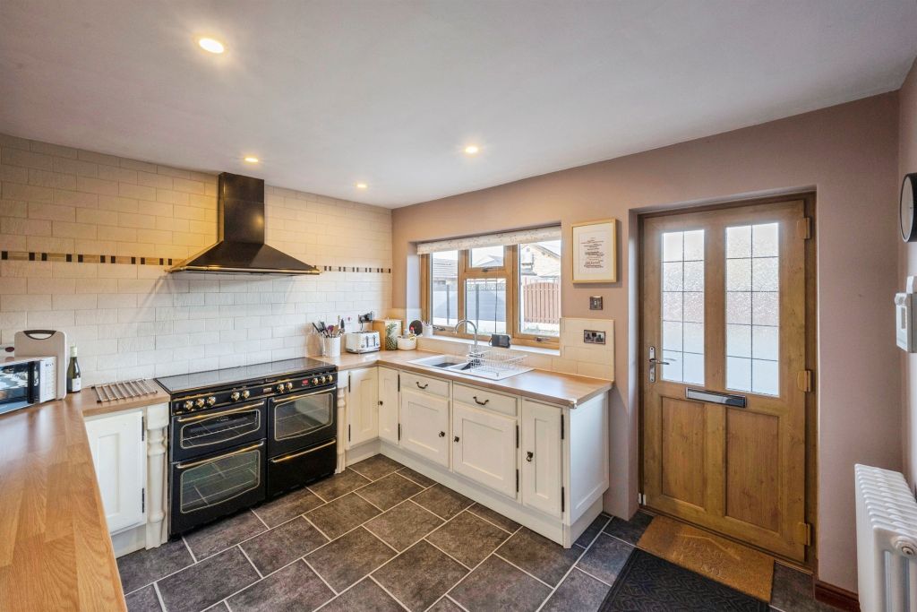 Property photo 3 of 24