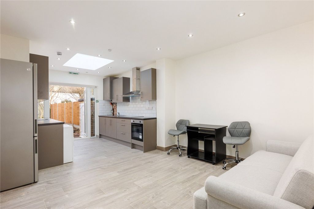 Property photo 1 of 7 Picture No. 10