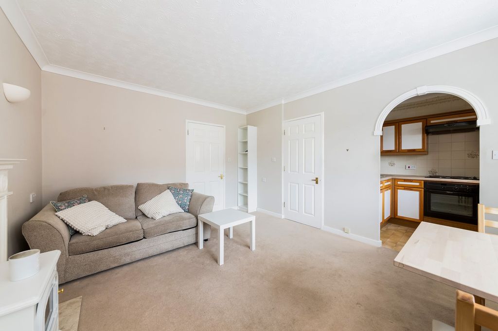 Property photo 2 of 12