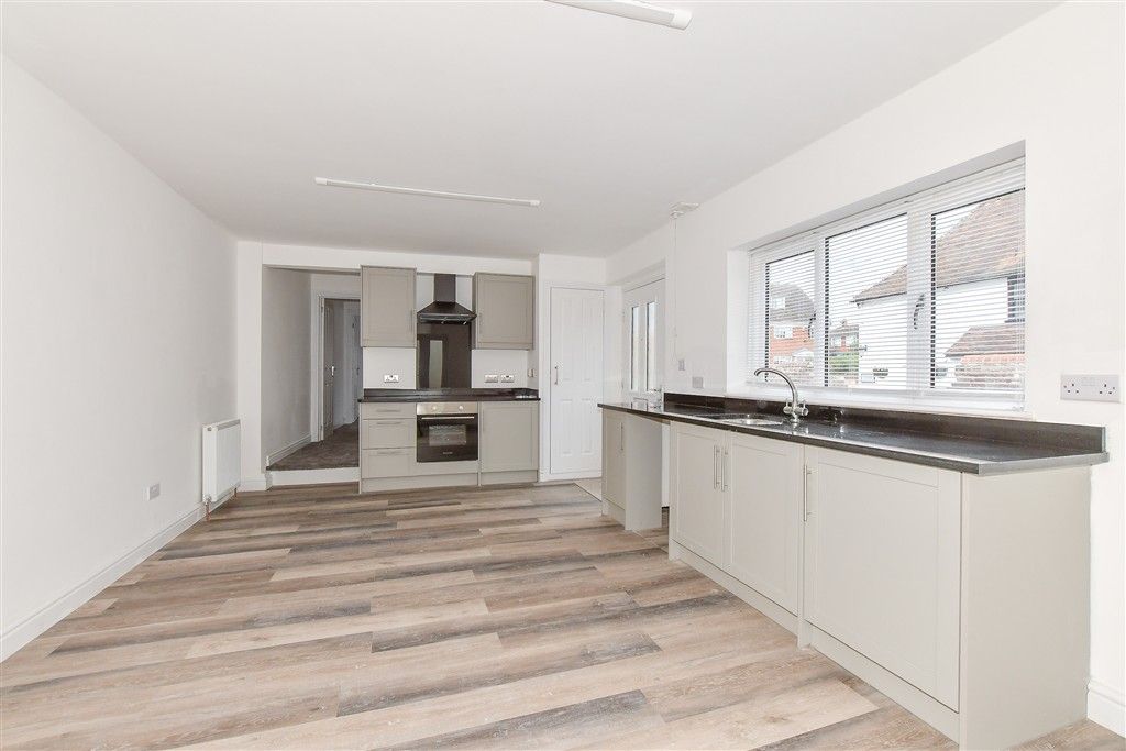 Property photo 3 of 12 Lounge/ Kitchen/ Diner