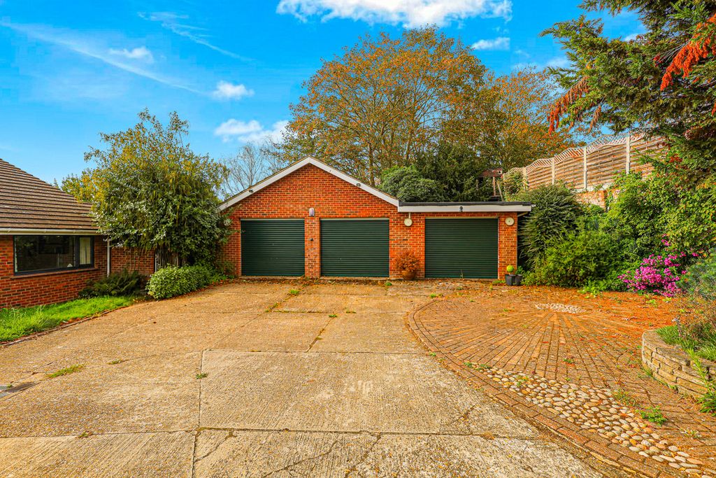 Property photo 2 of 48