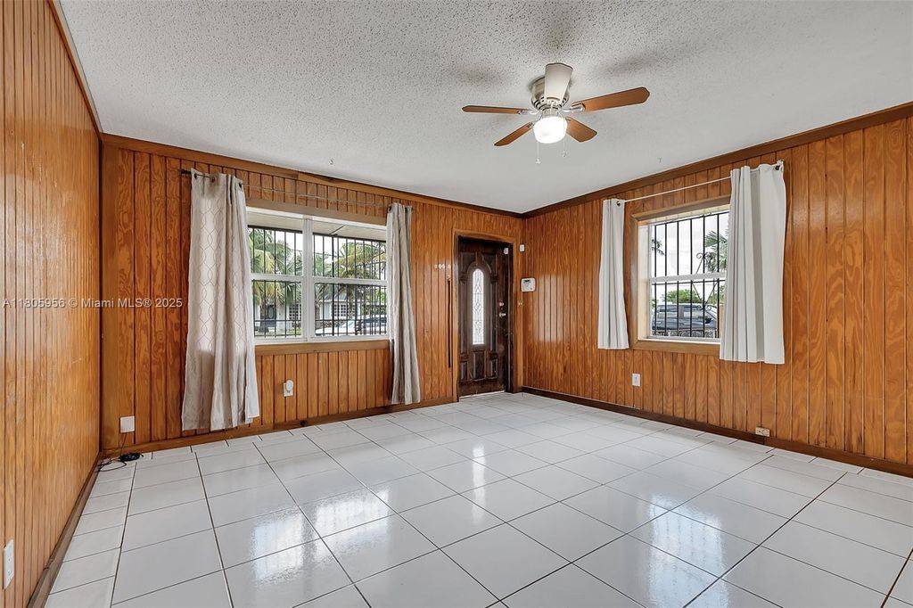 Property photo 3 of 21 <Alttext/>