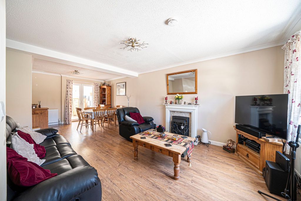 Property photo 3 of 19 Living/Dining Room