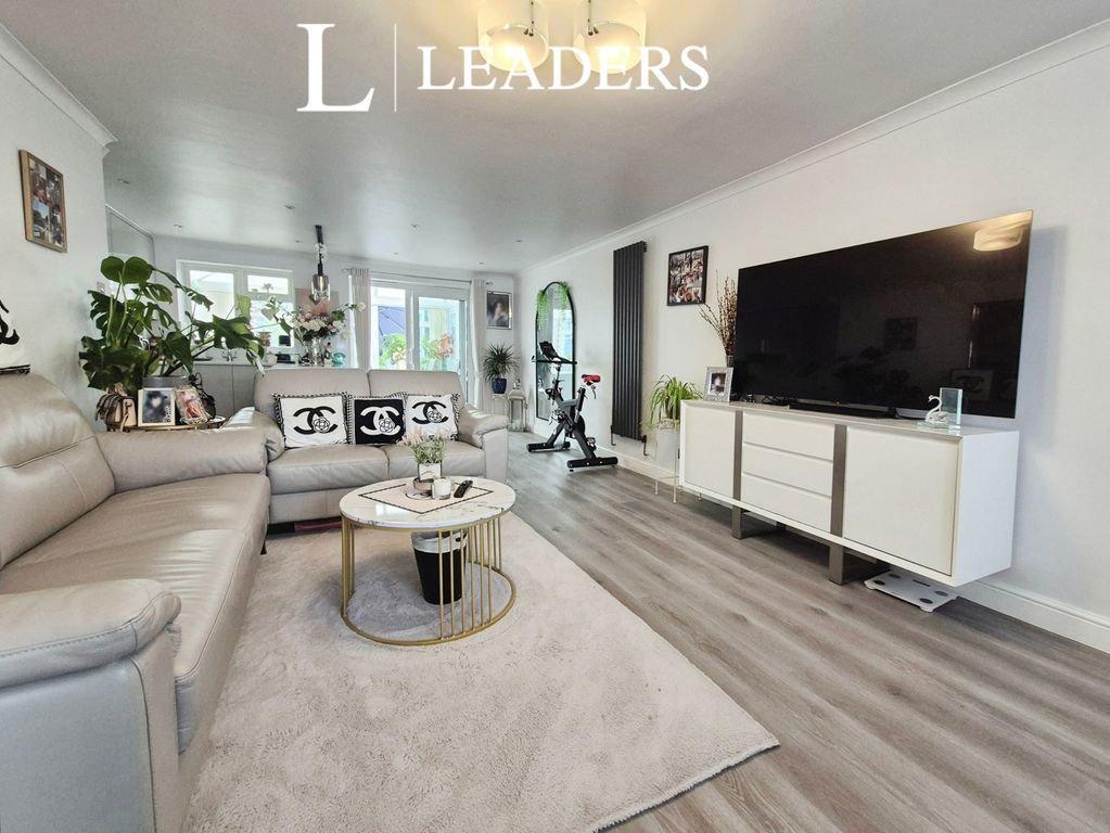 Property photo 3 of 33 Pbox-Img.Jpg