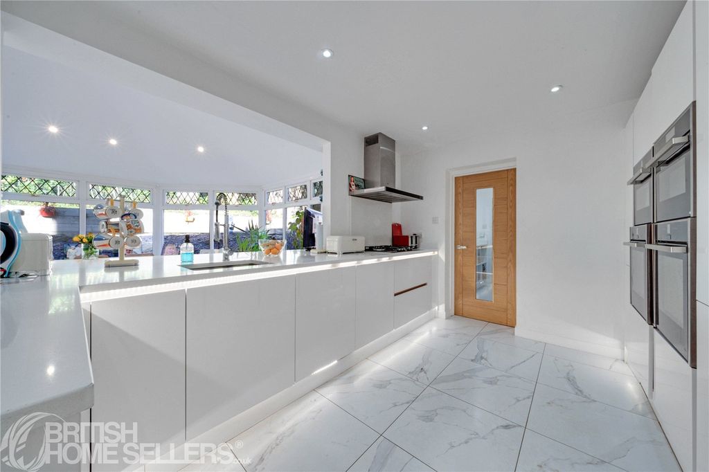 Property photo 2 of 17 Picture No. 04