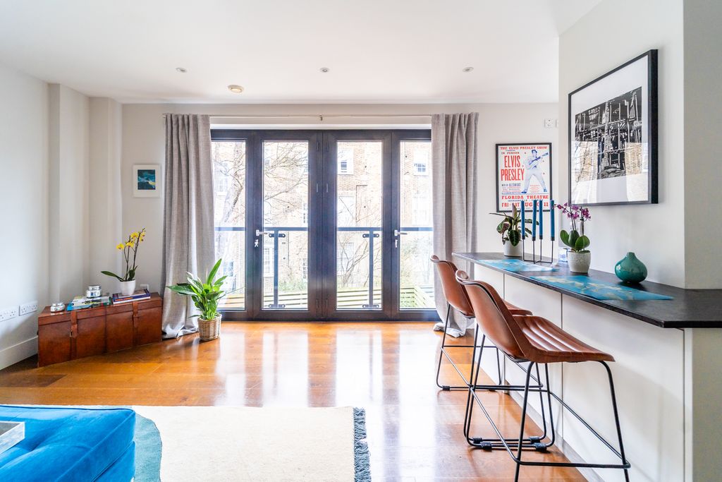 Property photo 3 of 11