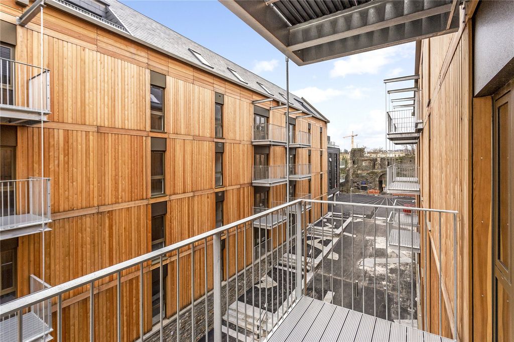 Property photo 1 of 8 Balcony