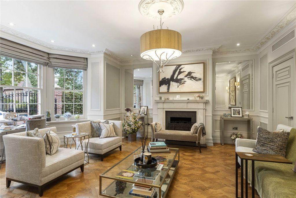 Property photo 3 of 23 Dining Room