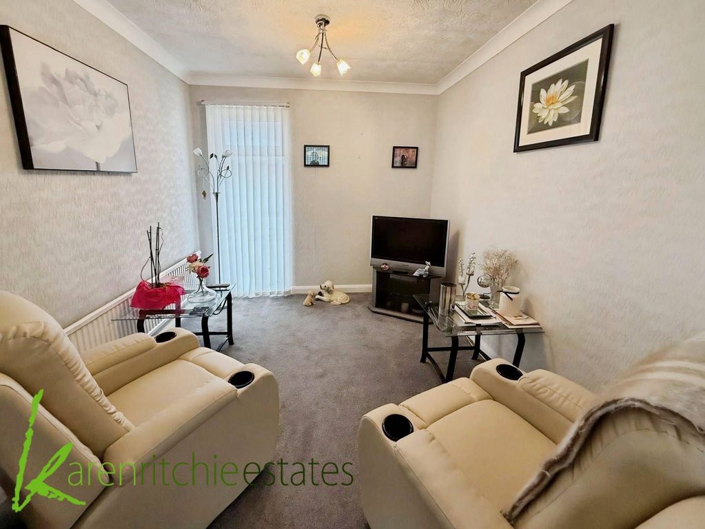 Property photo 3 of 23