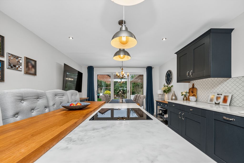 Property photo 3 of 26