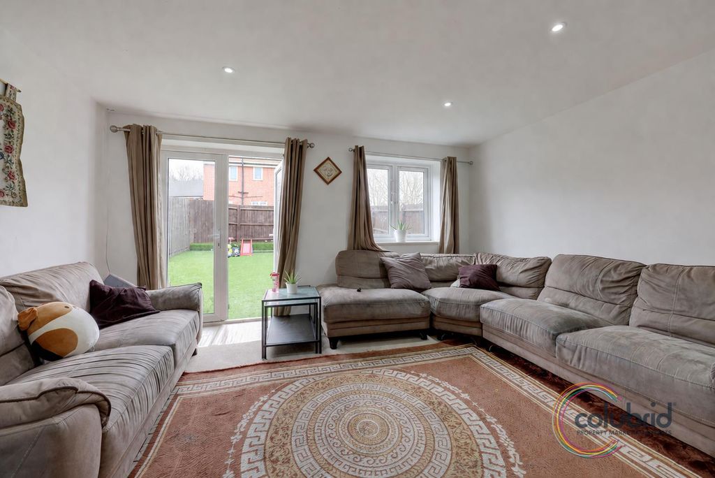 Property photo 2 of 12