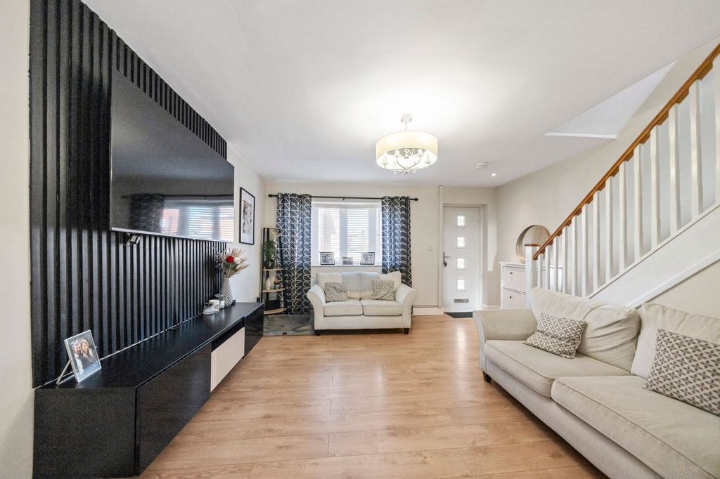 Property photo 2 of 22