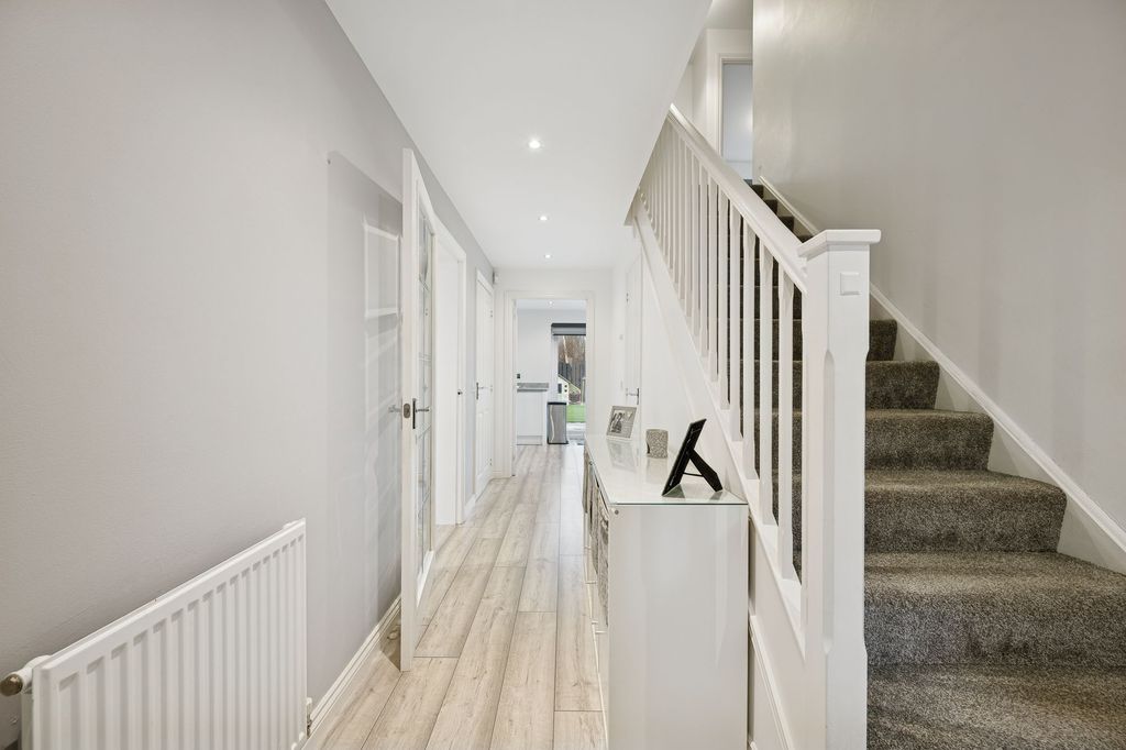 Property photo 2 of 39 Entrance Hallway