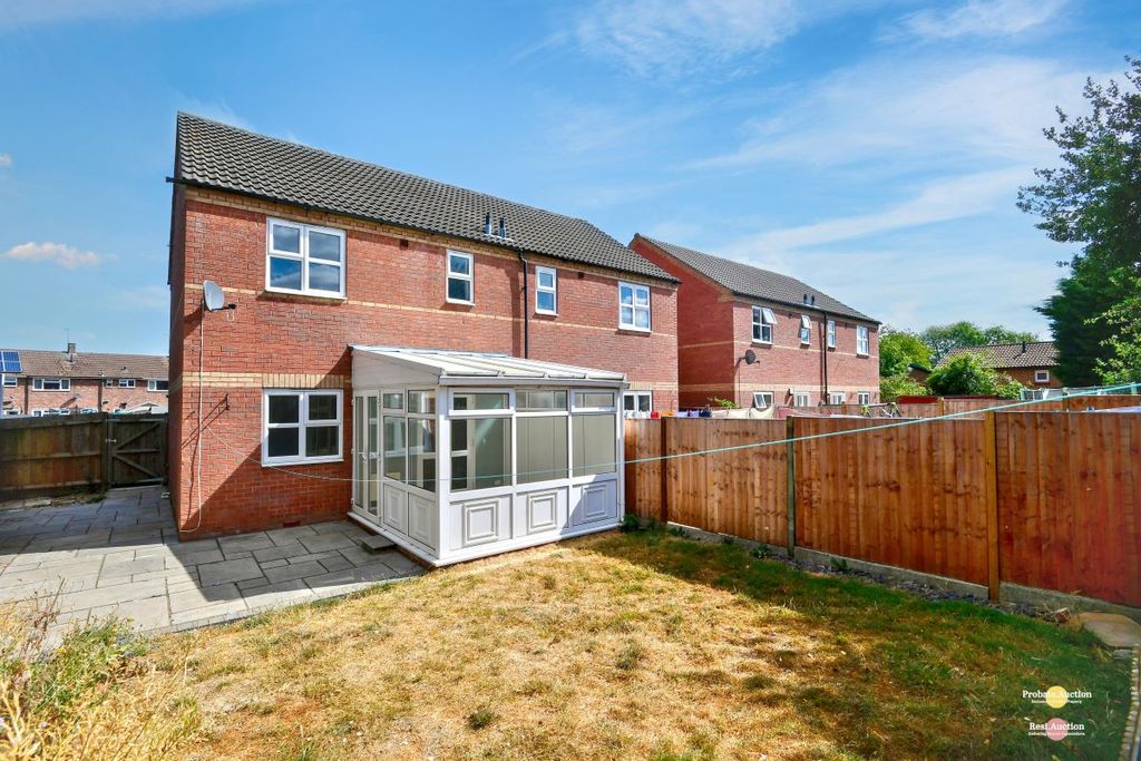 Property photo 2 of 17