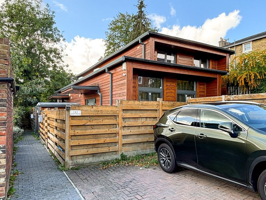 Property photo 2 of 21