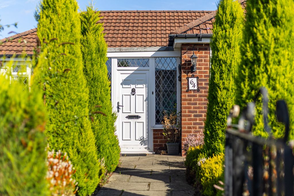 Property photo 2 of 28