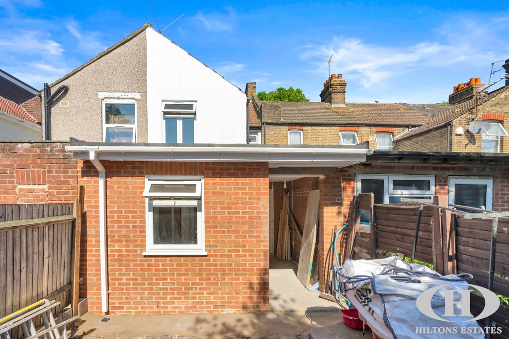Property photo 3 of 15