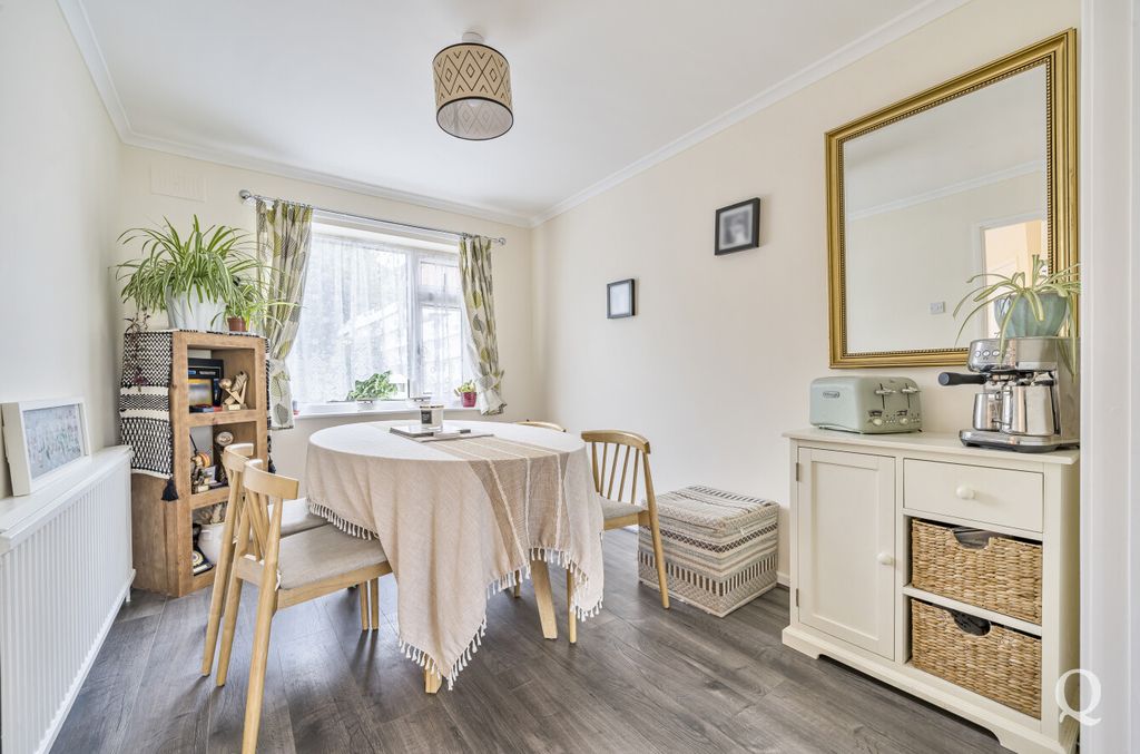 Property photo 2 of 18 175B8214-490E-4d0...