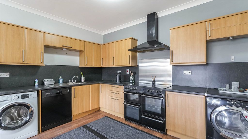 Property photo 3 of 19 Picture No. 07