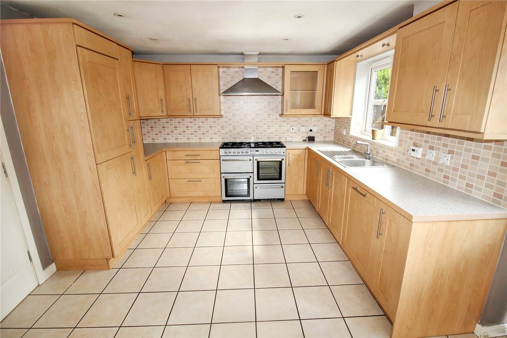 Property photo 2 of 17 Picture No. 05