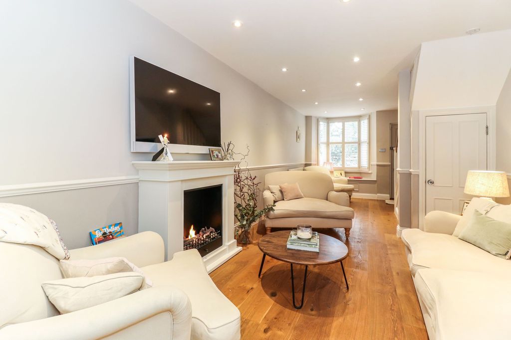 Property photo 2 of 29