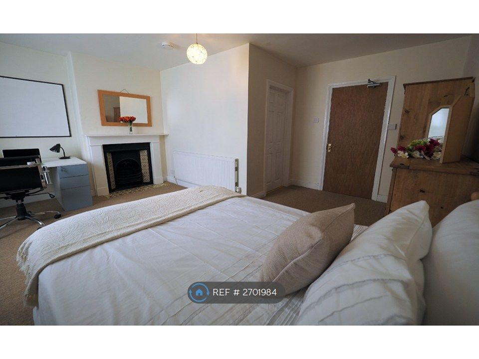 Property photo 2 of 21 Bedroom 1 - Double Bed