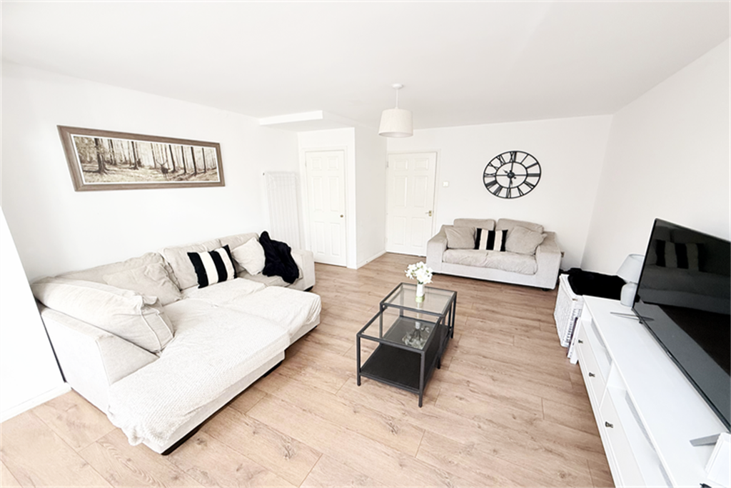 Property photo 1 of 11 (Main)