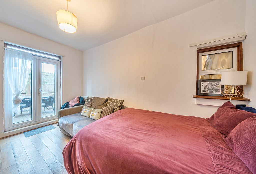 Property photo 3 of 9 1403740-3-697389d...