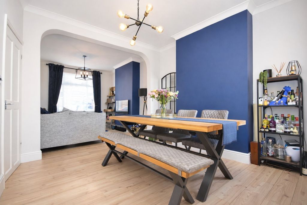 Property photo 3 of 25