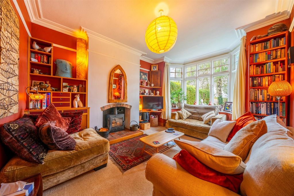 Property photo 2 of 16